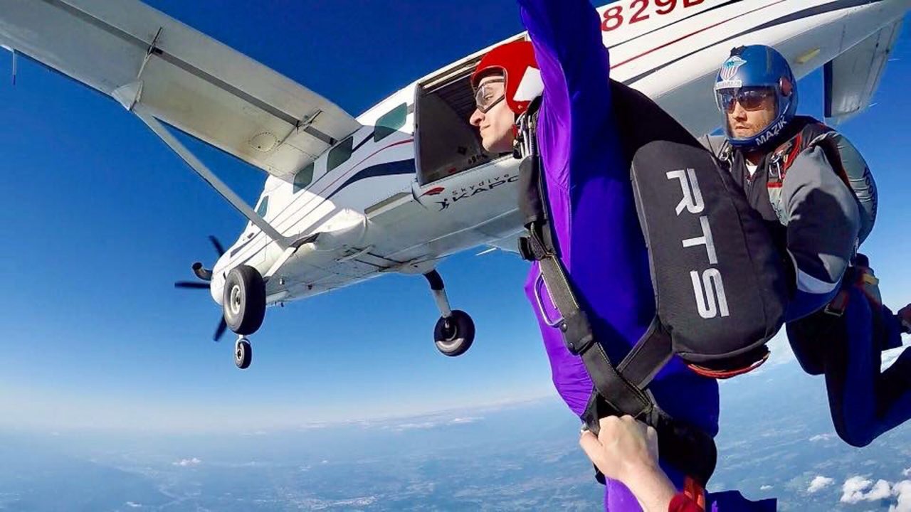 AFF Student in freefall learning to skydive with two instructors at Pacific Northwest Skydiving Center in Orgeon