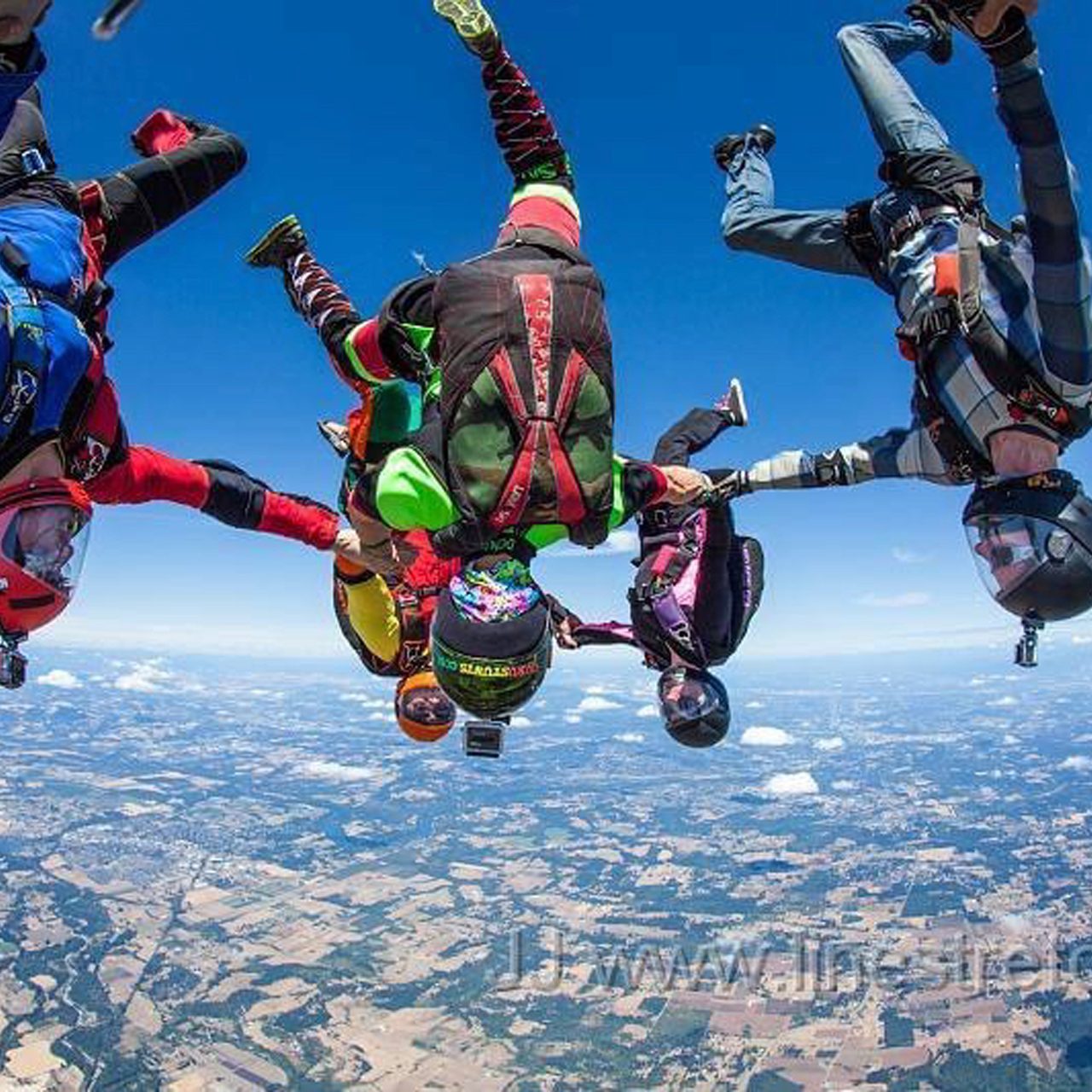 licensed jumpers skydiving head down
